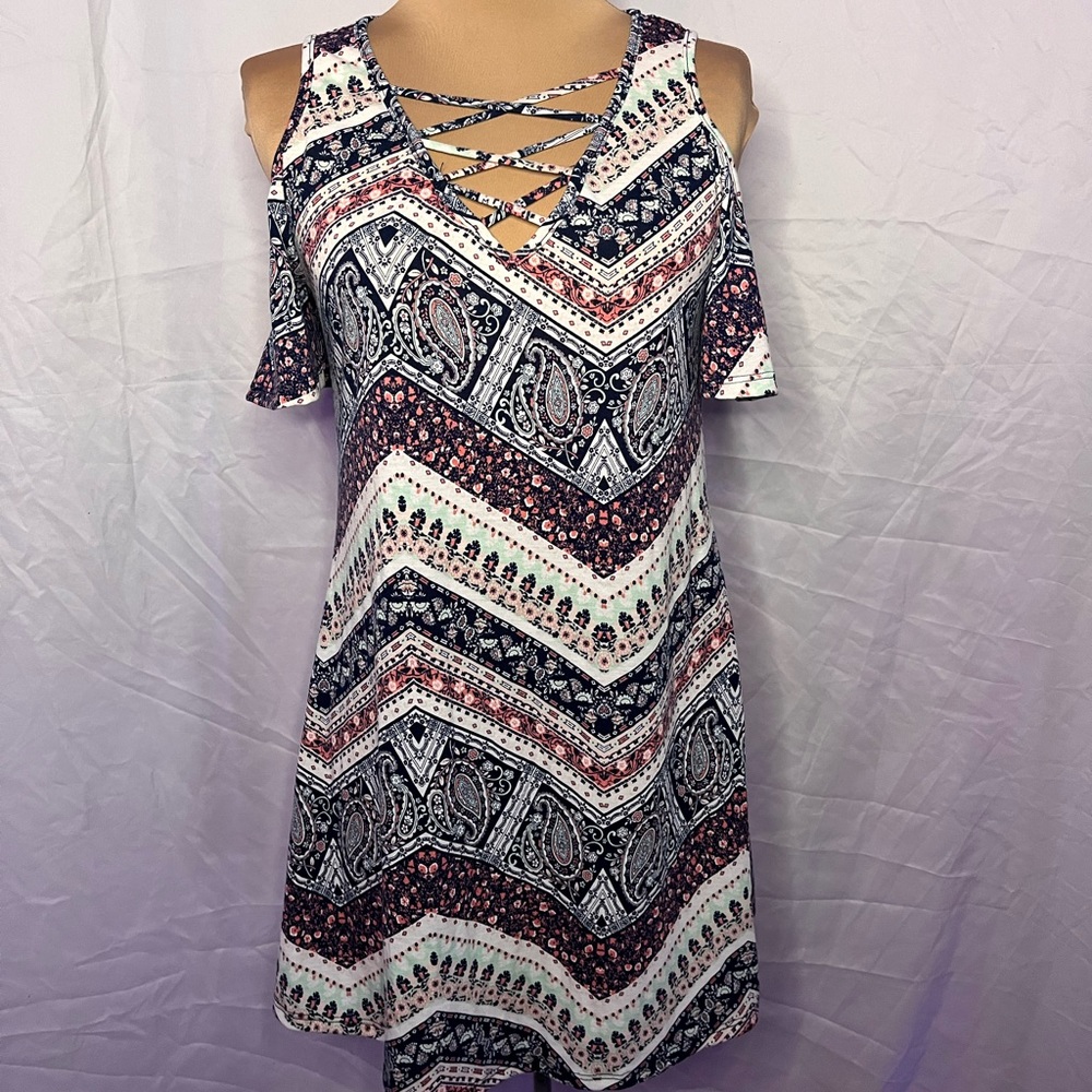 NWT Joe Boxer Cold Shoulder Paisley Dress